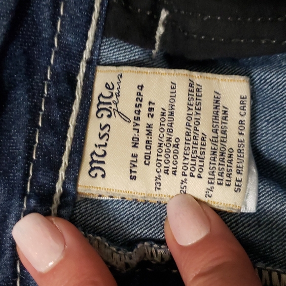Miss Me Jean Capris - Picture 11 of 11